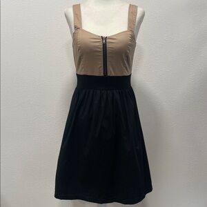 BeBop Sleeveless Tan and Black Zip-Front Dress